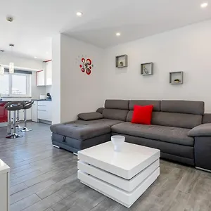 https://cpr1212-apartment-portimao.hotelaalgarve.com
