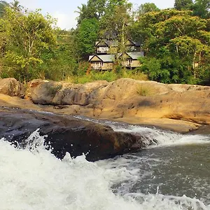 https://moselberg-riverside-cottages.kerala-hotels.net